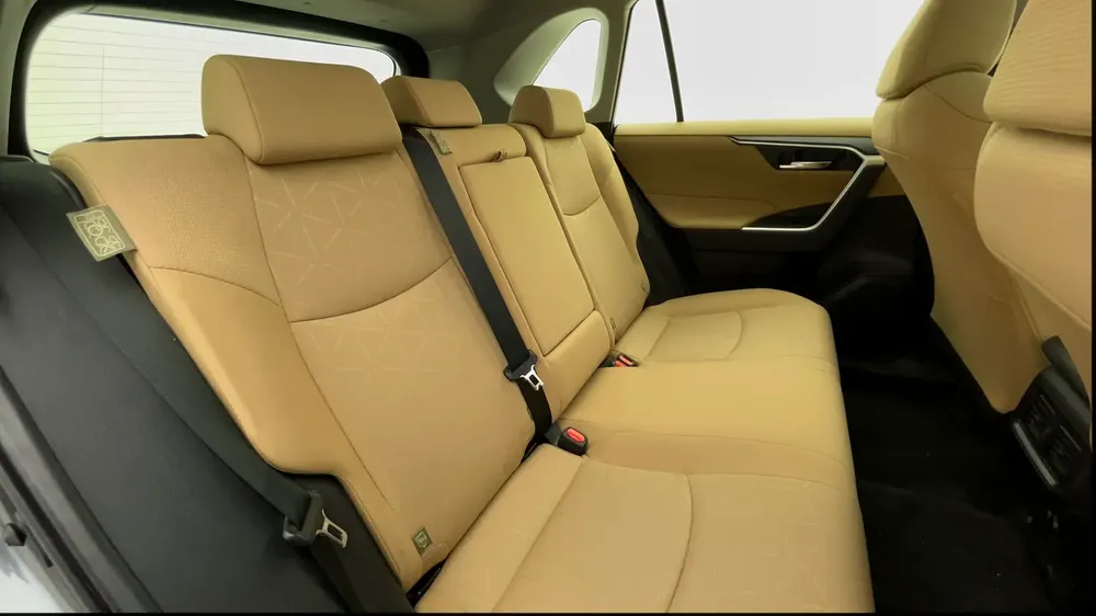 AED 1,489/month | 0 Downpayment | Free 3 Months Warranty | Service History | TOYOTA RAV4 2022 - Image 10