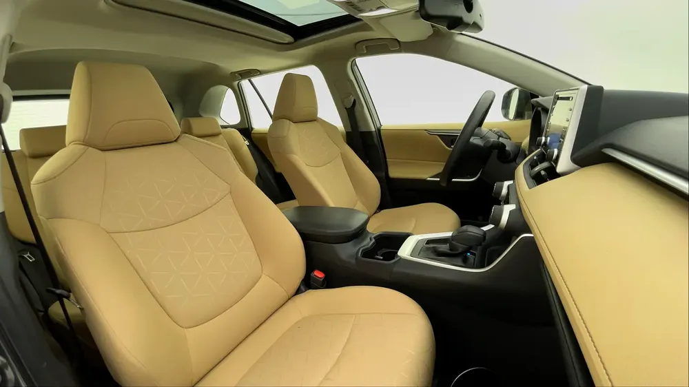 AED 1,489/month | 0 Downpayment | Free 3 Months Warranty | Service History | TOYOTA RAV4 2022 - Image 6