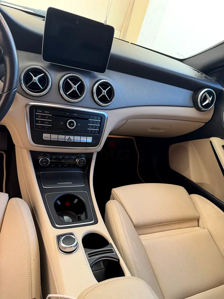 Mercedes-Benz CLA 200 | 2019 | GCC Specs | Excellent Condition - Image 5