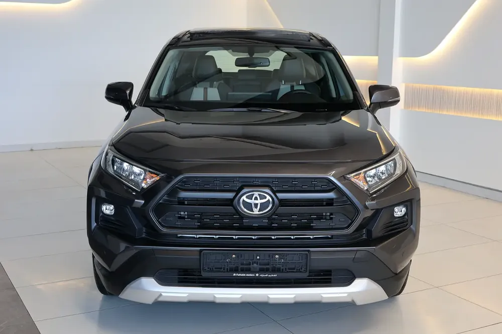 RAV4 ADVENTURE 4WD - GCC SPECS - ACCIDENT FREE - FULL SERVICE HISTORY - UNDER WARRANTY - - Image 7