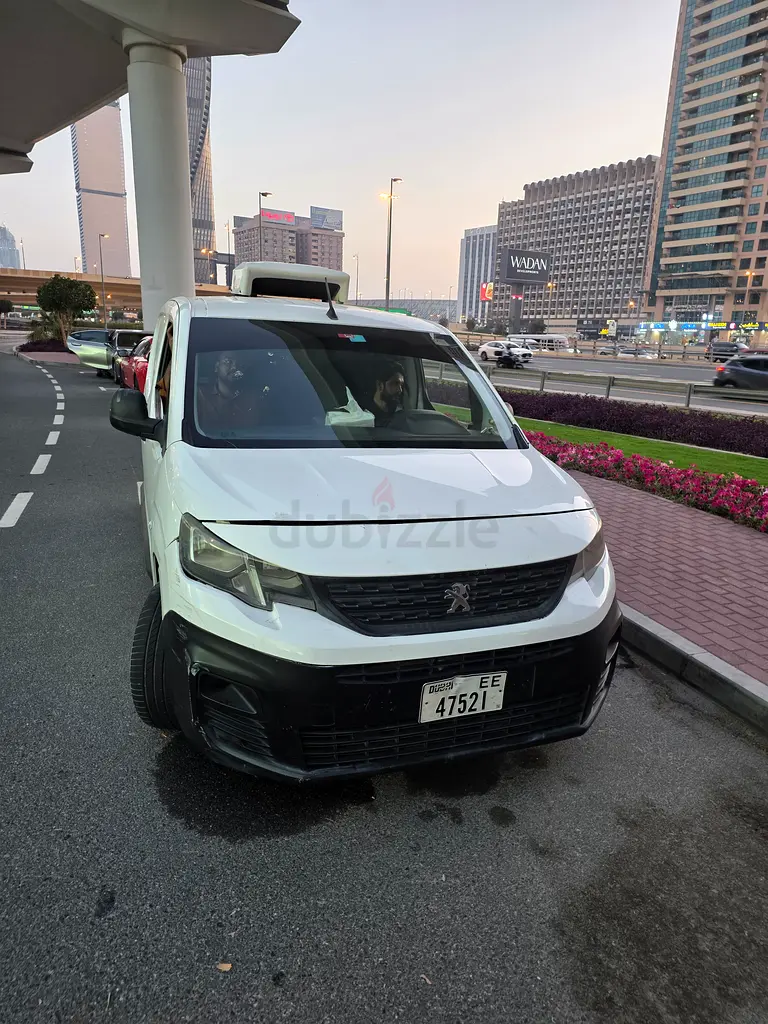 Peugeot Partner 2020 Van Short Body GCC Specs - Image 4
