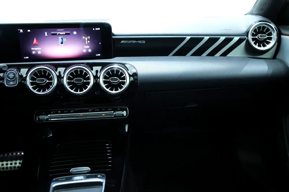 2024 Mercedes-AMG A35 4MATIC | GCC | Gargash Warranty & Service Contract | 15100KM - Image 15