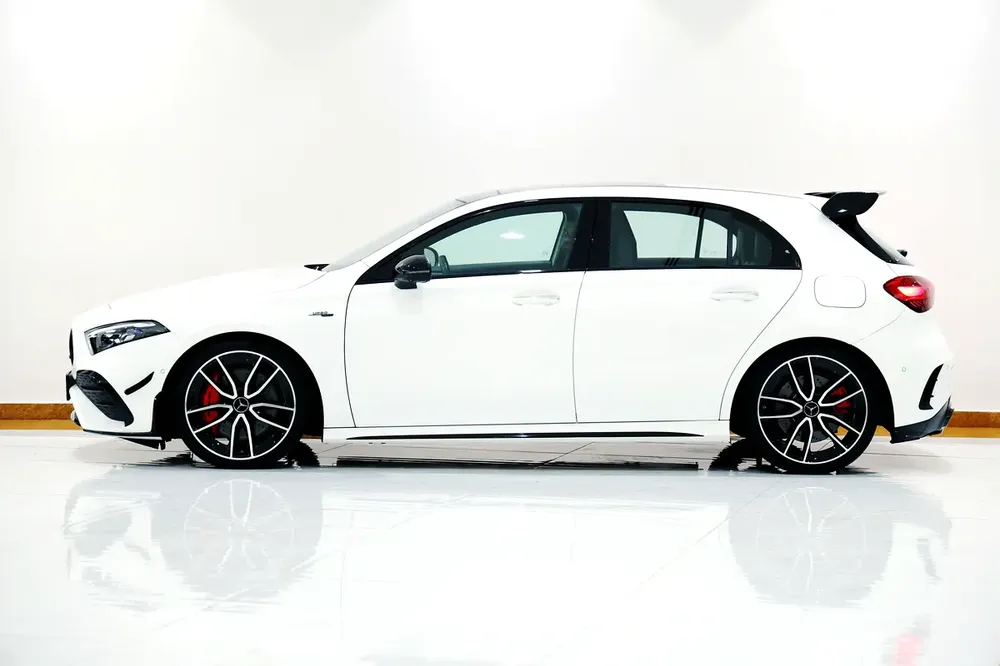 2024 Mercedes-AMG A35 4MATIC | GCC | Gargash Warranty & Service Contract | 15100KM - Image 4