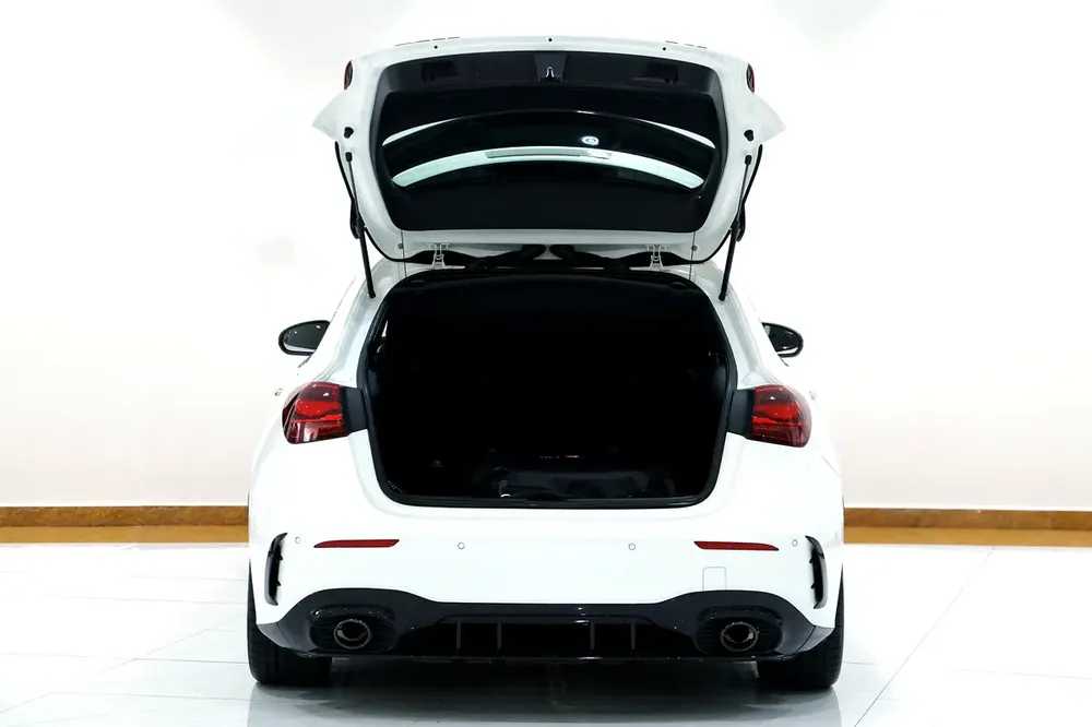 2024 Mercedes-AMG A35 4MATIC | GCC | Gargash Warranty & Service Contract | 15100KM - Image 6