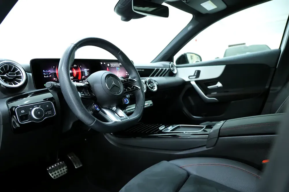 2024 Mercedes-AMG A35 4MATIC | GCC | Gargash Warranty & Service Contract | 15100KM - Image 8
