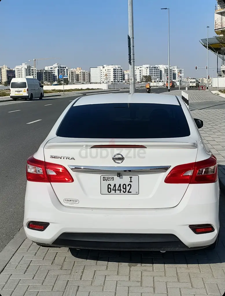Nissan Sentra 1.8L White Color Mint Condition - Image 4