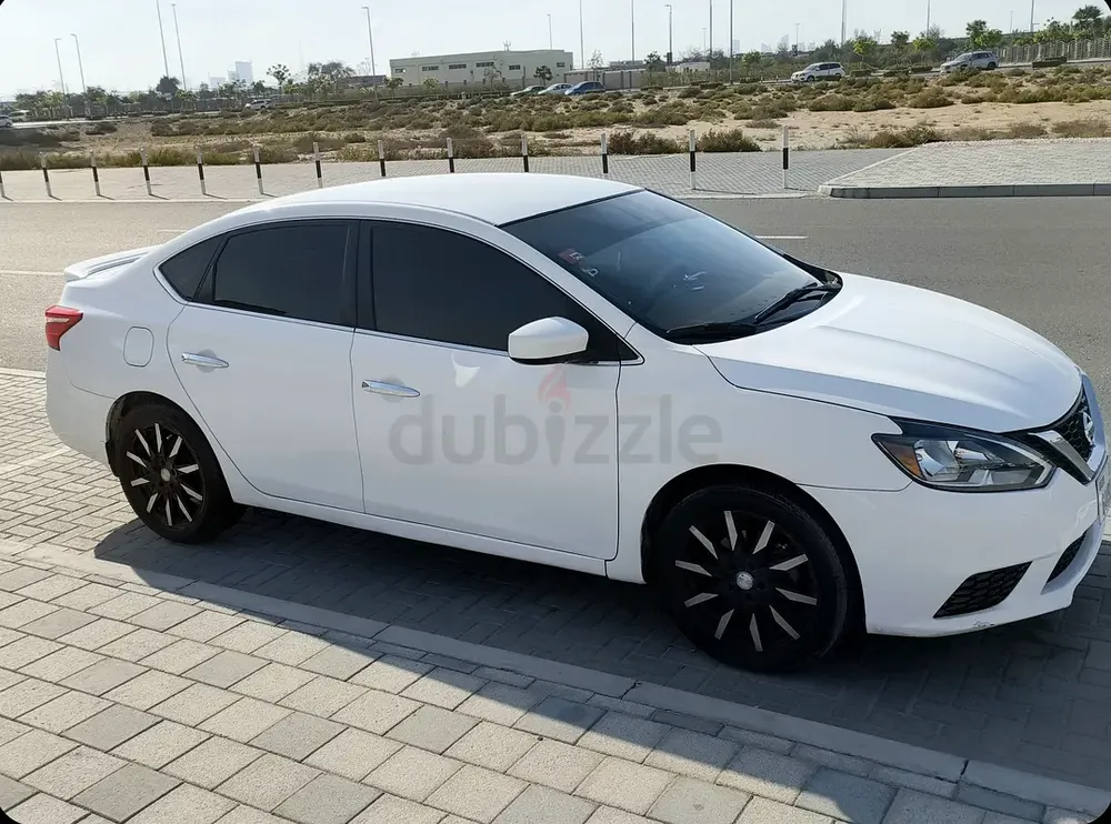 Nissan Sentra 1.8L White Color Mint Condition - Image 5