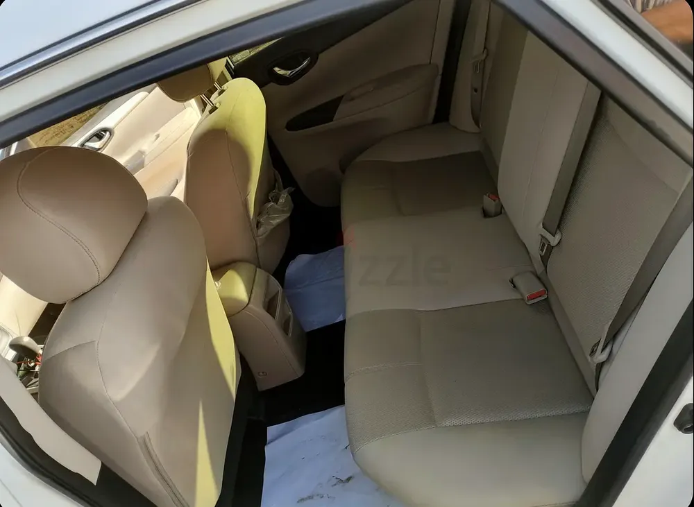 Nissan Sentra 1.8L White Color Mint Condition - Image 8
