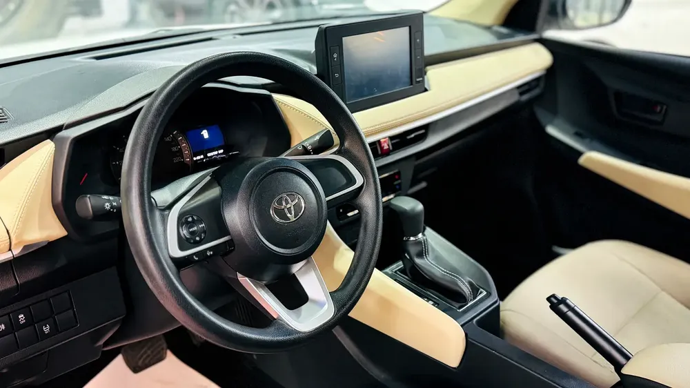 Pristine 2023 Toyota Yaris SE | GCC Specs | Low Mileage Full Agency Service - Image 5