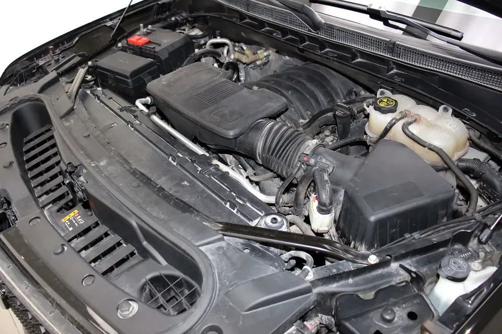 2023 Cadillac Escalade Sport Platinum | GCC Specs | Low Mileage - Image 7
