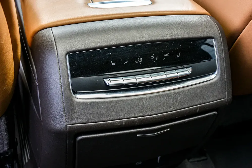 4900M/P With 0% Down Payment Escalade 2022 GCC Under Warranty Full Service History Clean Title - Image 16