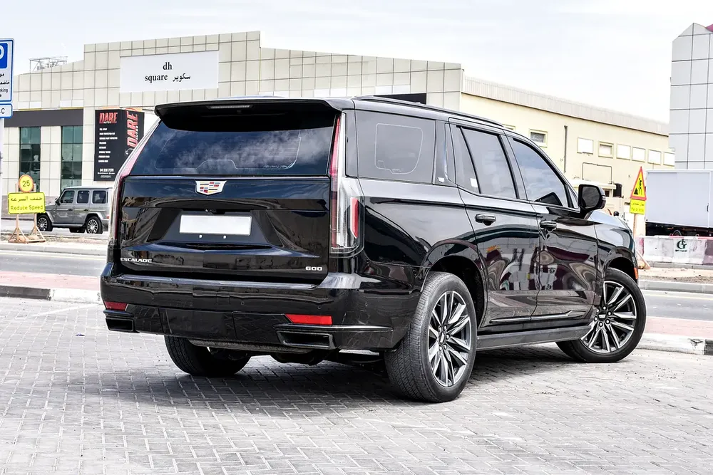 4900M/P With 0% Down Payment Escalade 2022 GCC Under Warranty Full Service History Clean Title - Image 8