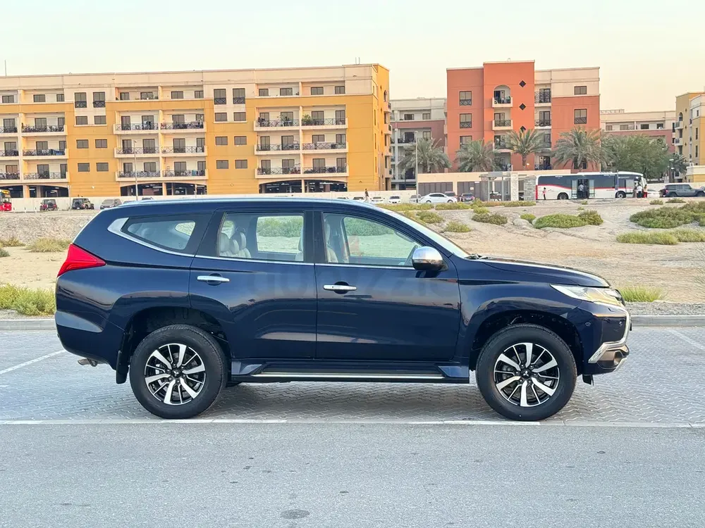 Montero Sport 2016 Top line No accident 4×4 - Image 4