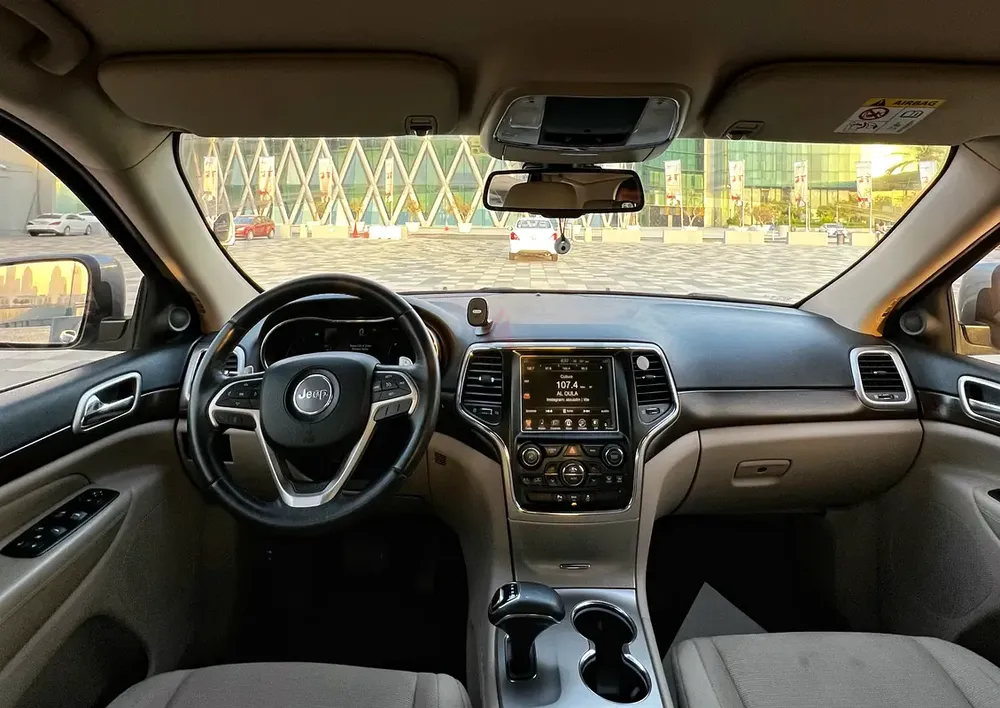 Jeep Grand Cherokee Laredo 2015 GCC Specs - Image 10