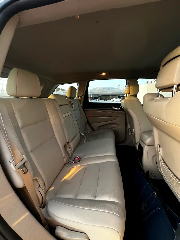 Jeep Grand Cherokee Laredo 2015 GCC Specs - Image 11