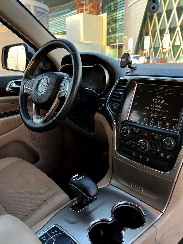 Jeep Grand Cherokee Laredo 2015 GCC Specs - Image 12
