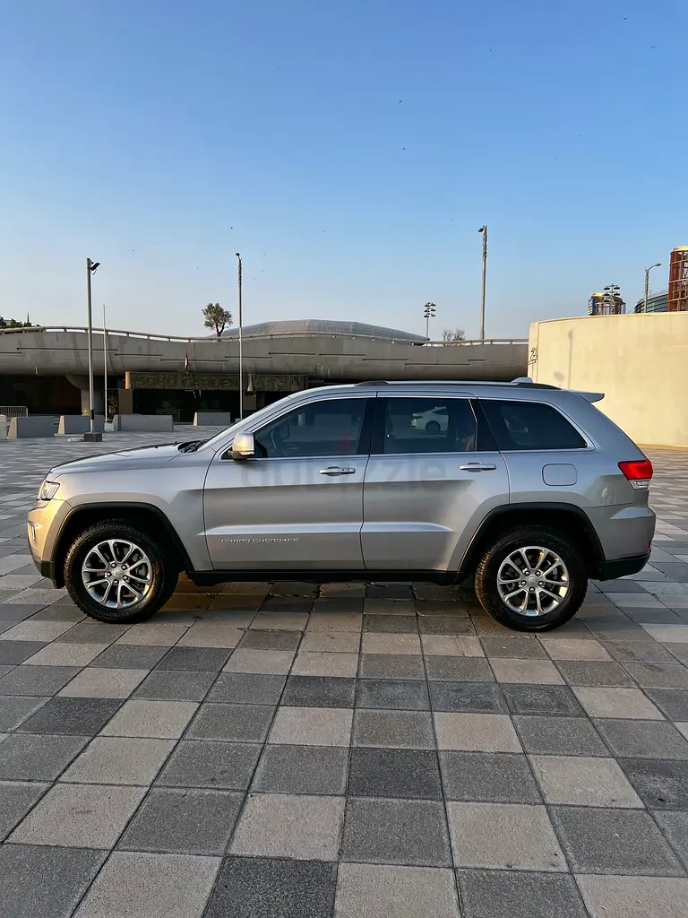Jeep Grand Cherokee Laredo 2015 GCC Specs - Image 7