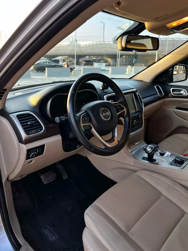 Jeep Grand Cherokee Laredo 2015 GCC Specs - Image 9