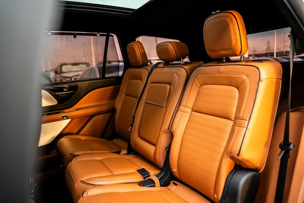 With Agency Warranty/Service Package - 2022 Lincoln Aviator Presidential GCC - Image 16