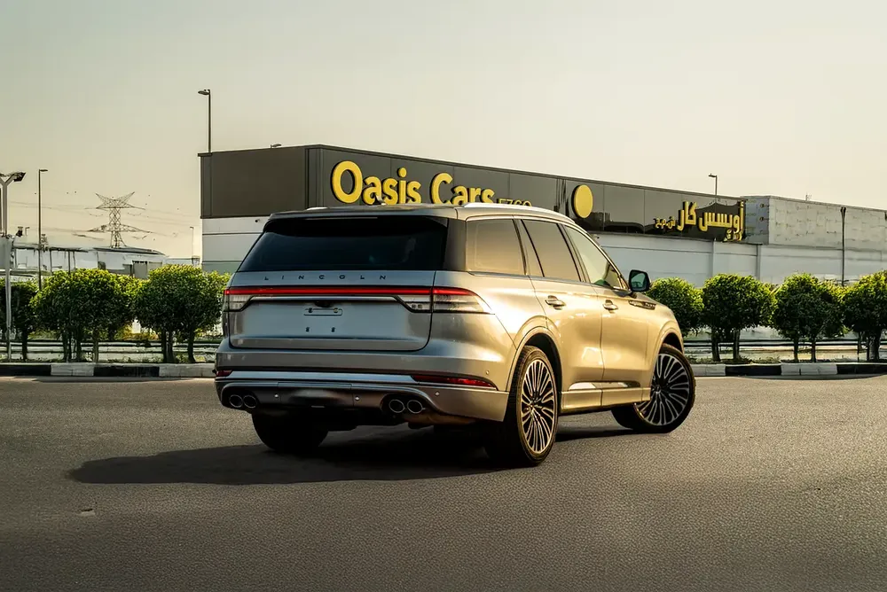 With Agency Warranty/Service Package - 2022 Lincoln Aviator Presidential GCC - Image 4