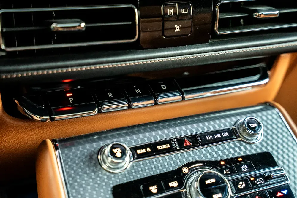 With Agency Warranty/Service Package - 2022 Lincoln Aviator Presidential GCC - Image 8