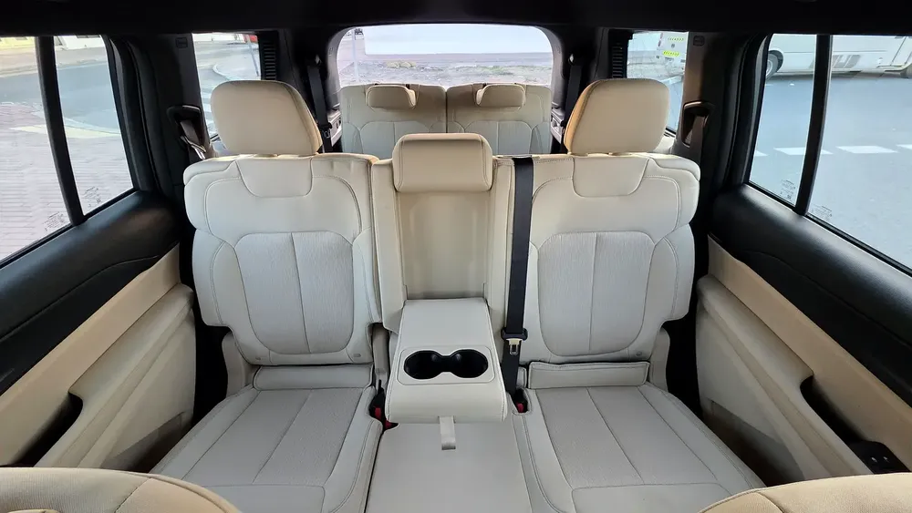 2025 Jeep Grand Cherokee Laredo - GCC Specs - Brand New! EXPORT ONLY - Image 8
