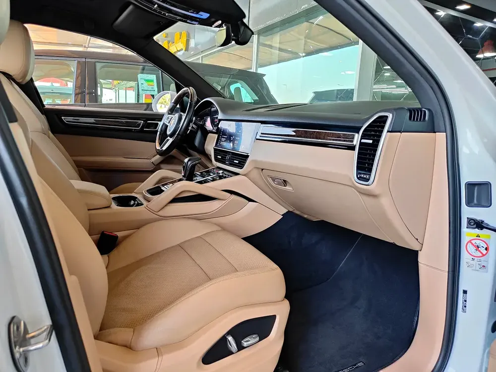 AED 2,450 P.M | 2018 Porsche Cayenne | Under Warranty | GCC | - Image 14