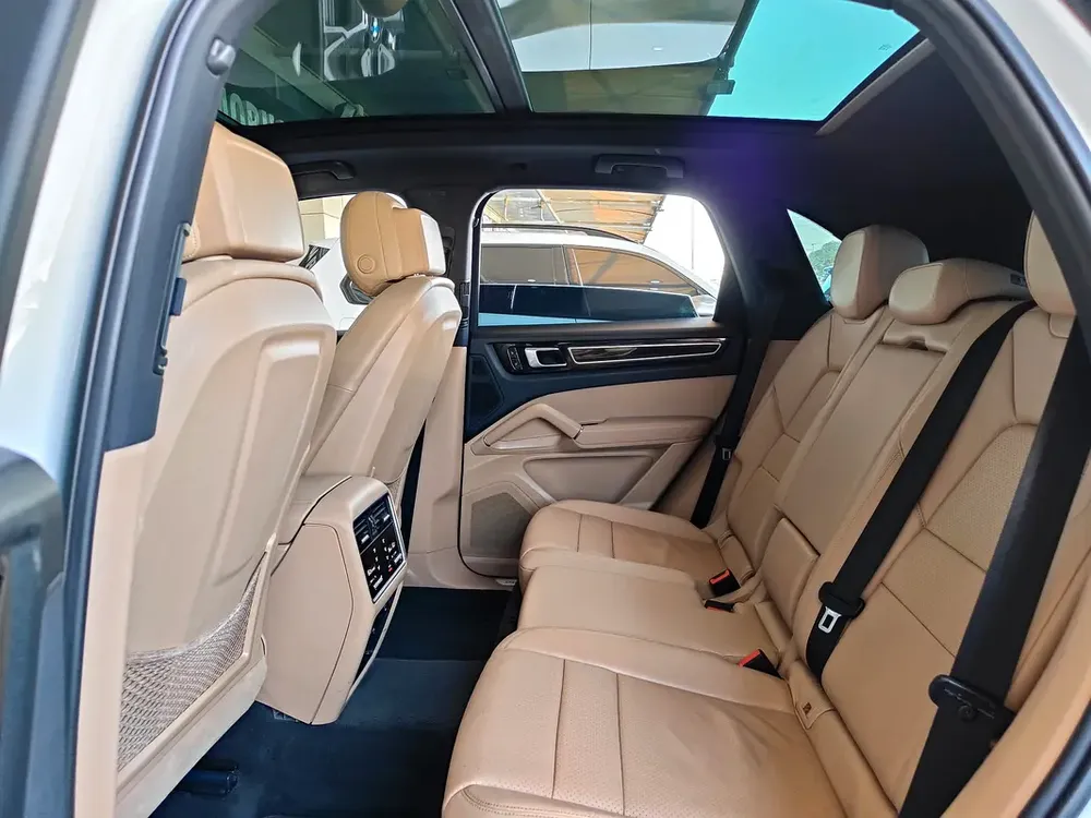 AED 2,450 P.M | 2018 Porsche Cayenne | Under Warranty | GCC | - Image 16