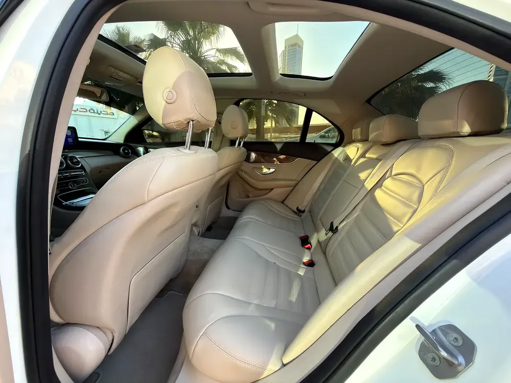 Stunning Mercedes-Benz C 300 AMG 2017 - Sporty Design  Premium Comfort - Image 11