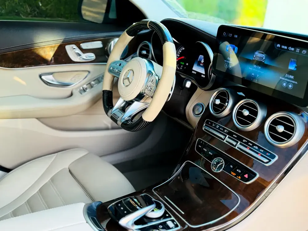 Stunning Mercedes-Benz C 300 AMG 2017 - Sporty Design  Premium Comfort - Image 5