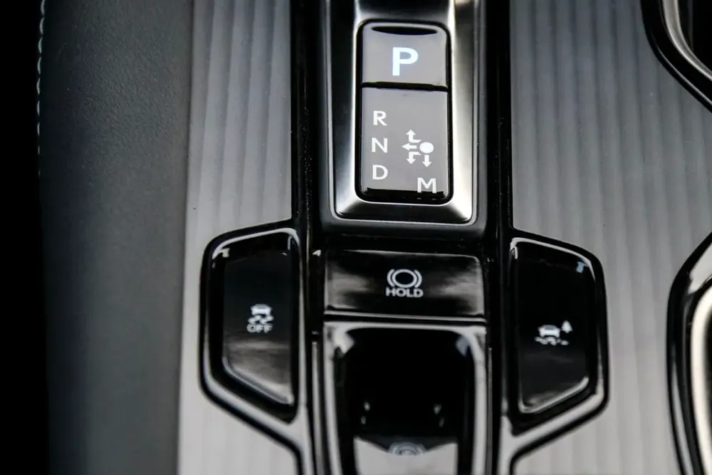 RX500 F-SPORT H 2025 - Image 11