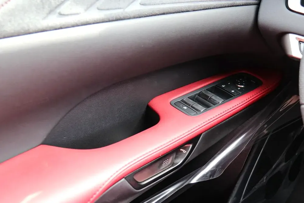 RX500 F-SPORT H 2025 - Image 12