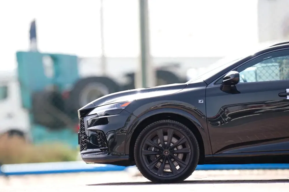 RX500 F-SPORT H 2025 - Image 4