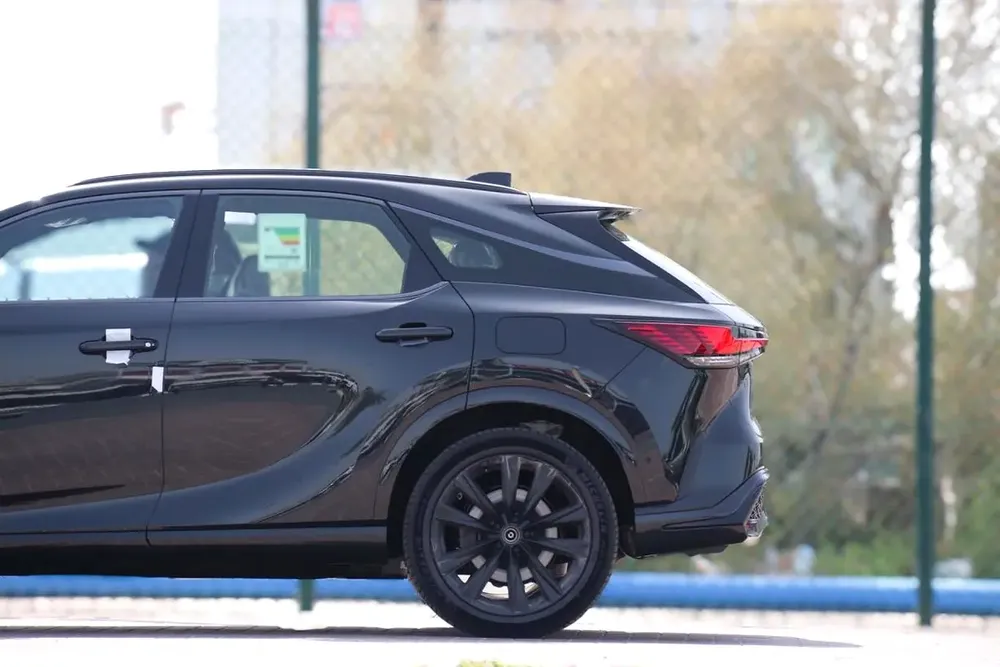 RX500 F-SPORT H 2025 - Image 5
