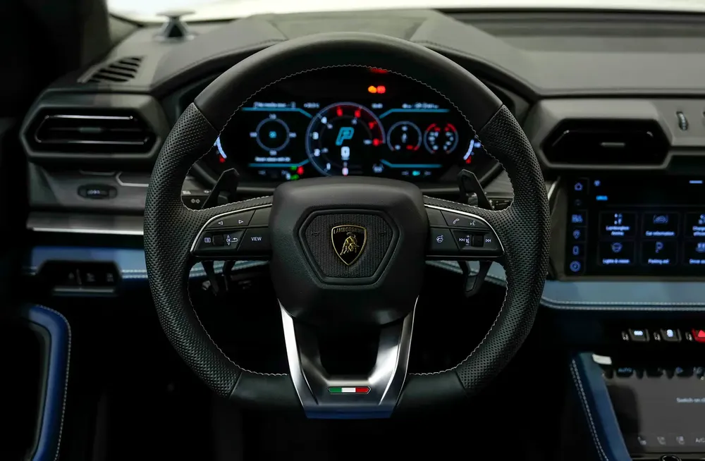 Lamborghini URUS SE 2025 | Certified Pre-Owned | Dealer Warranty | Service Contract - Image 8
