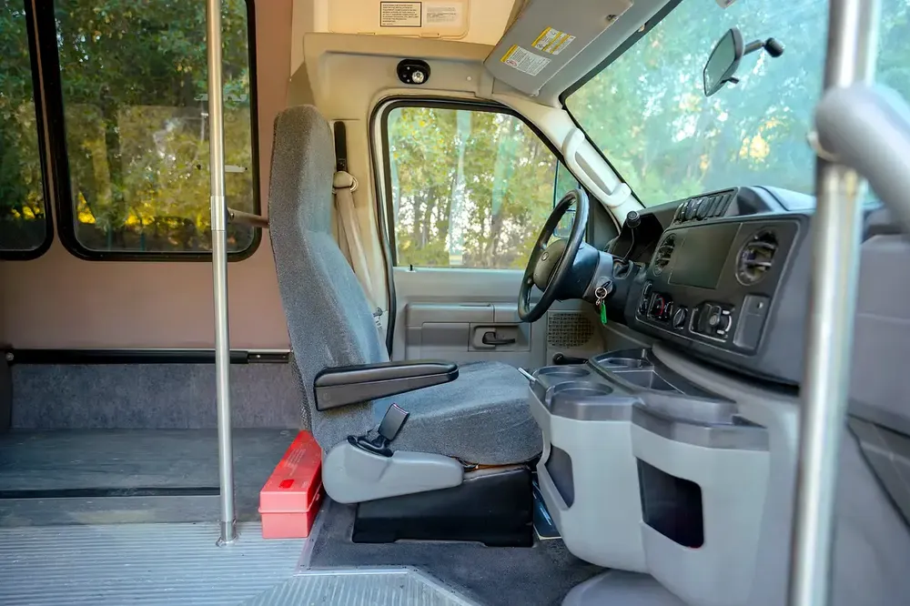 2016 Ford Phoenix Electric Bus | 17-Seater | Automatic | GCC Specs | Ref#F22826 - Image 11