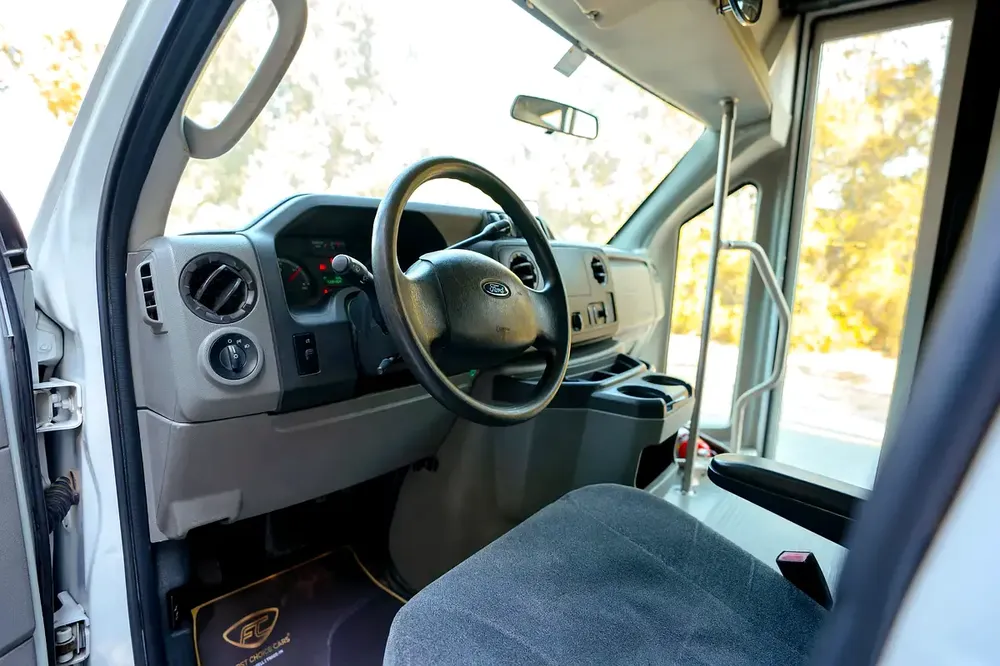 2016 Ford Phoenix Electric Bus | 17-Seater | Automatic | GCC Specs | Ref#F22826 - Image 15