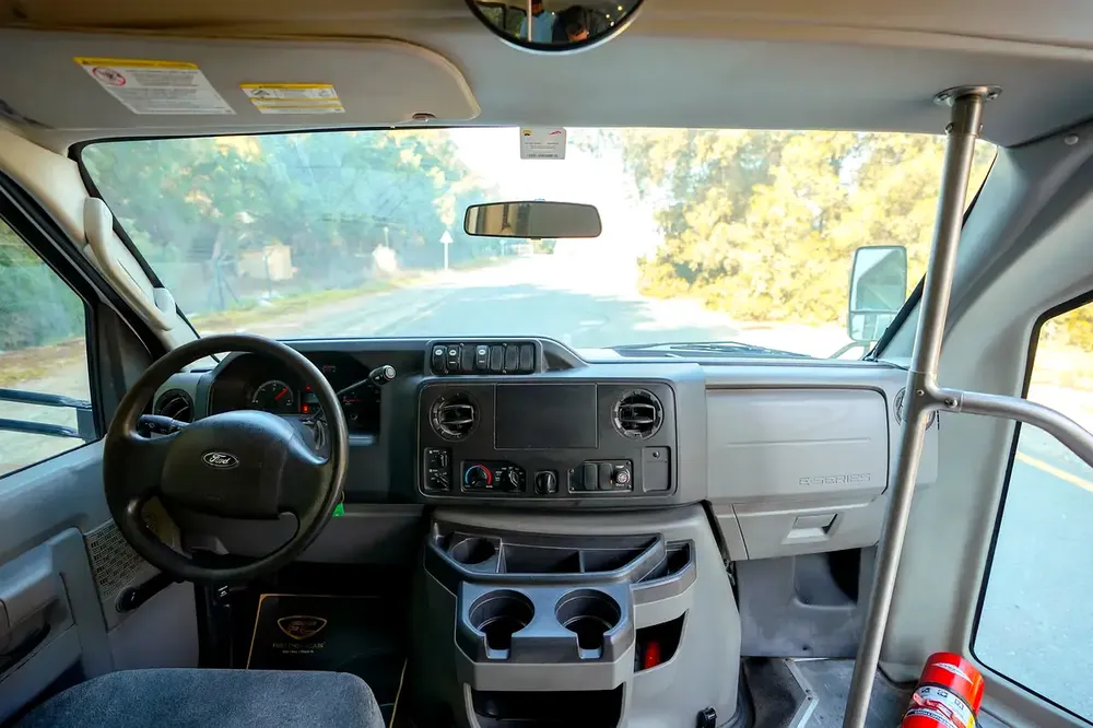 2016 Ford Phoenix Electric Bus | 17-Seater | Automatic | GCC Specs | Ref#F22826 - Image 8