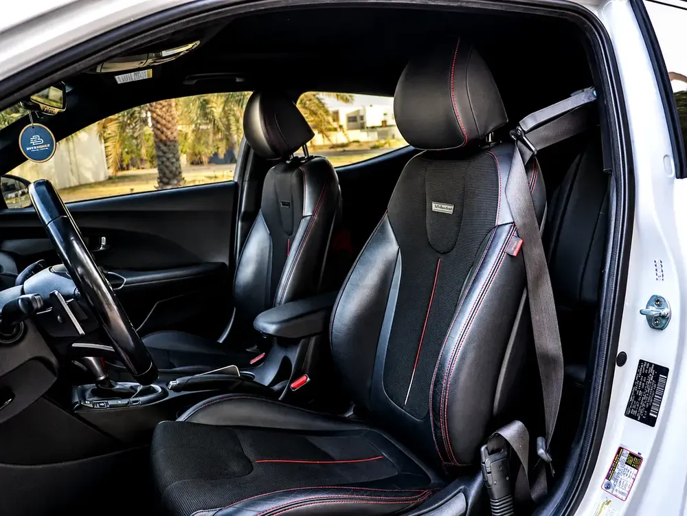2019 Hyundai Veloster Premium | American Specs | Well Maintained - Image 11