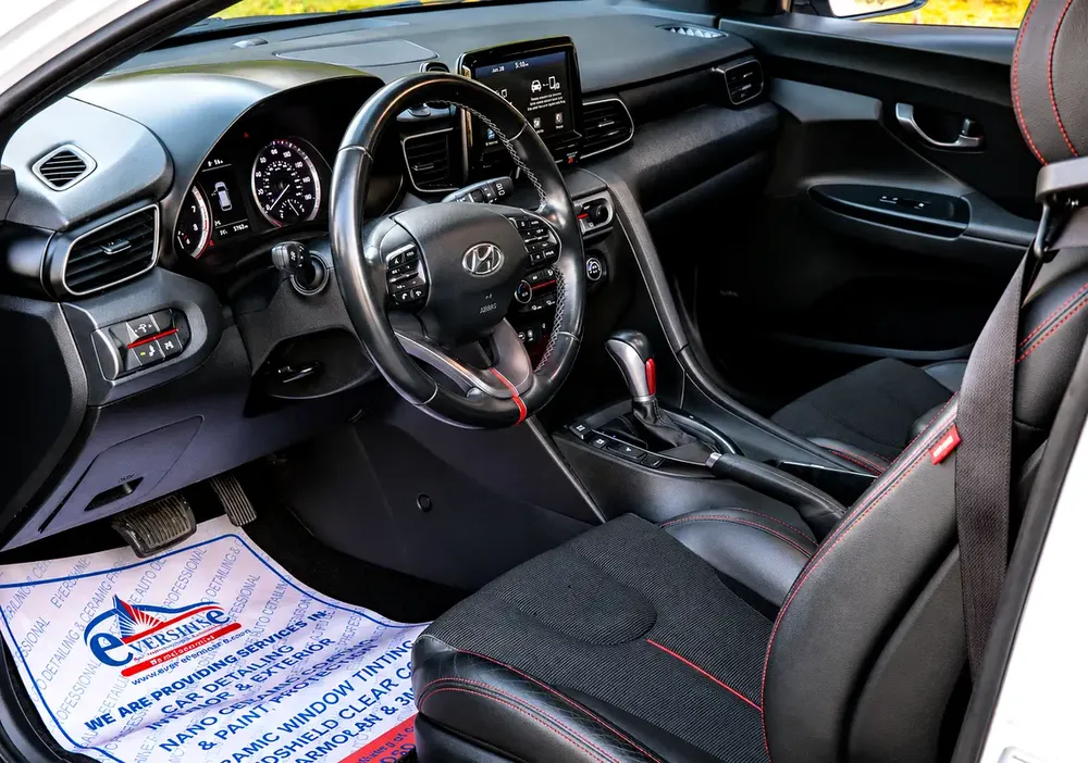 2019 Hyundai Veloster Premium | American Specs | Well Maintained - Image 12