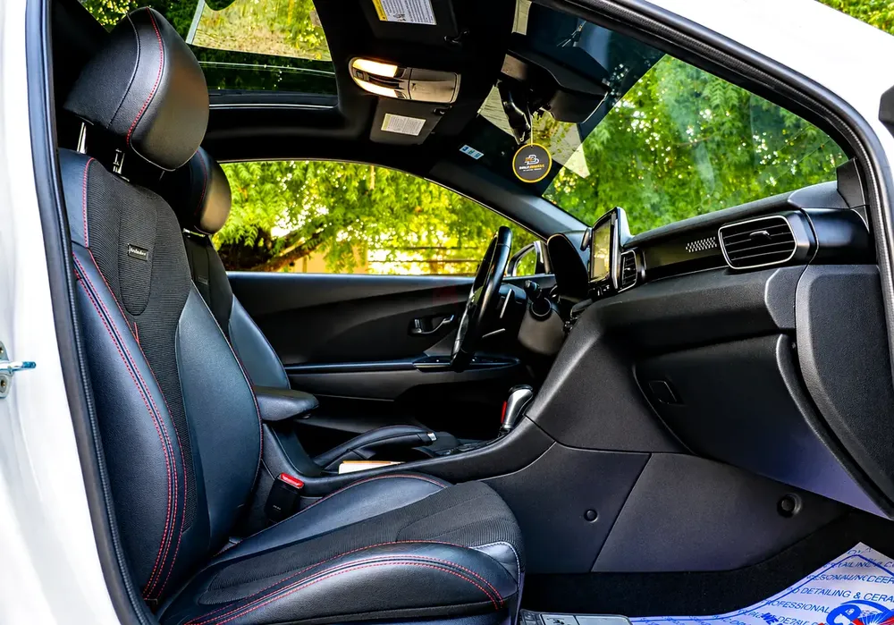 2019 Hyundai Veloster Premium | American Specs | Well Maintained - Image 13