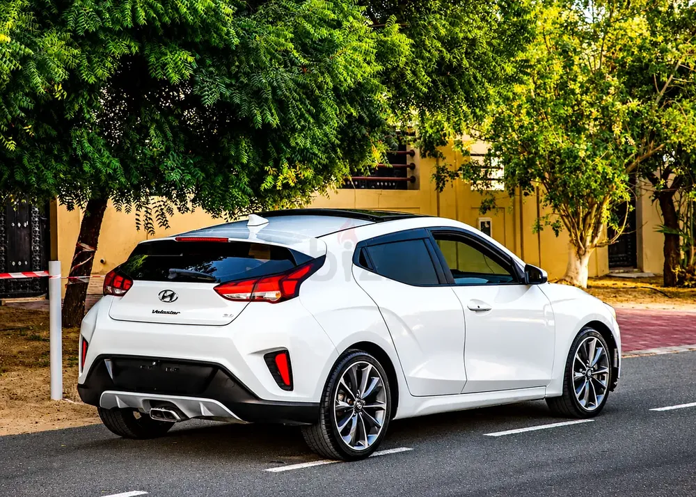 2019 Hyundai Veloster Premium | American Specs | Well Maintained - Image 16