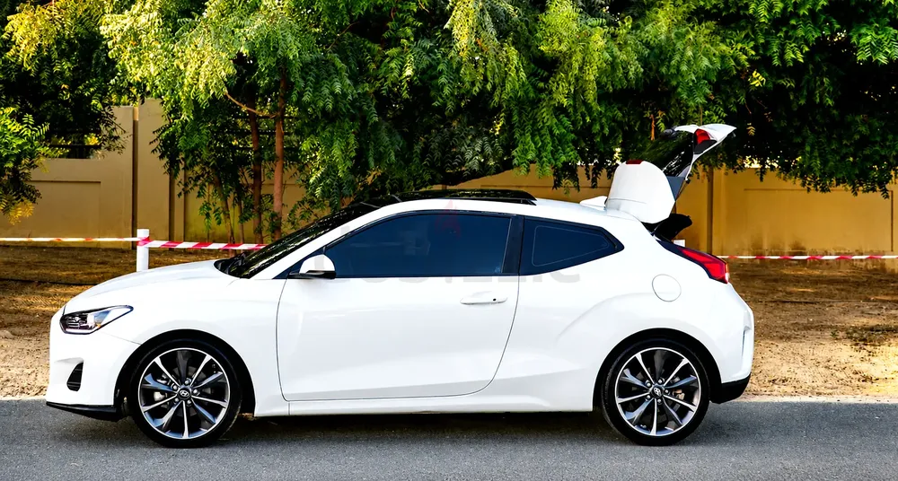2019 Hyundai Veloster Premium | American Specs | Well Maintained - Image 6