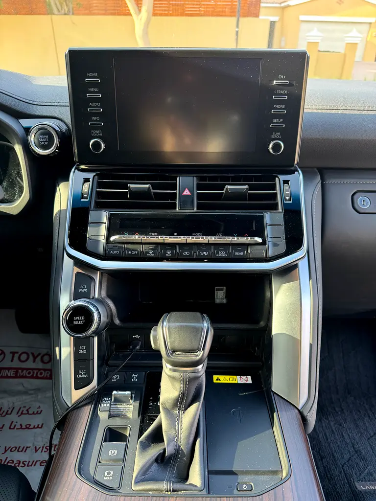 Toyota Land Cruiser GXR 2023 GCC Specs - Image 14