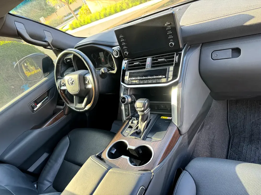 Toyota Land Cruiser GXR 2023 GCC Specs - Image 16