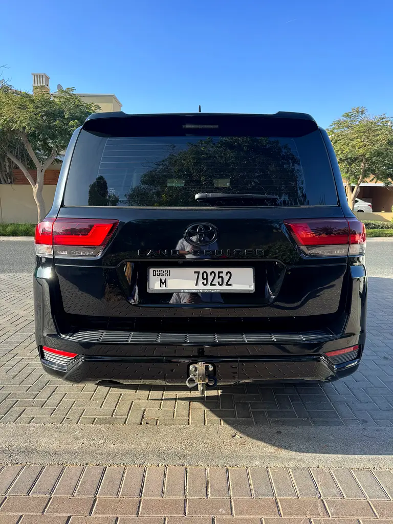 Toyota Land Cruiser GXR 2023 GCC Specs - Image 5