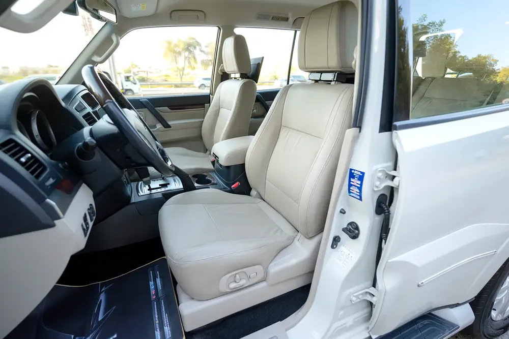 AED 1,233/month | Pajero GLS | GCC Specs | REF#M03444 - Image 10