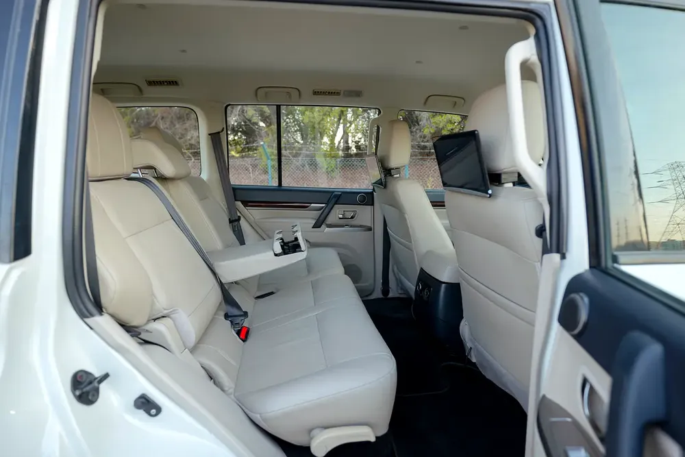 AED 1,233/month | Pajero GLS | GCC Specs | REF#M03444 - Image 13