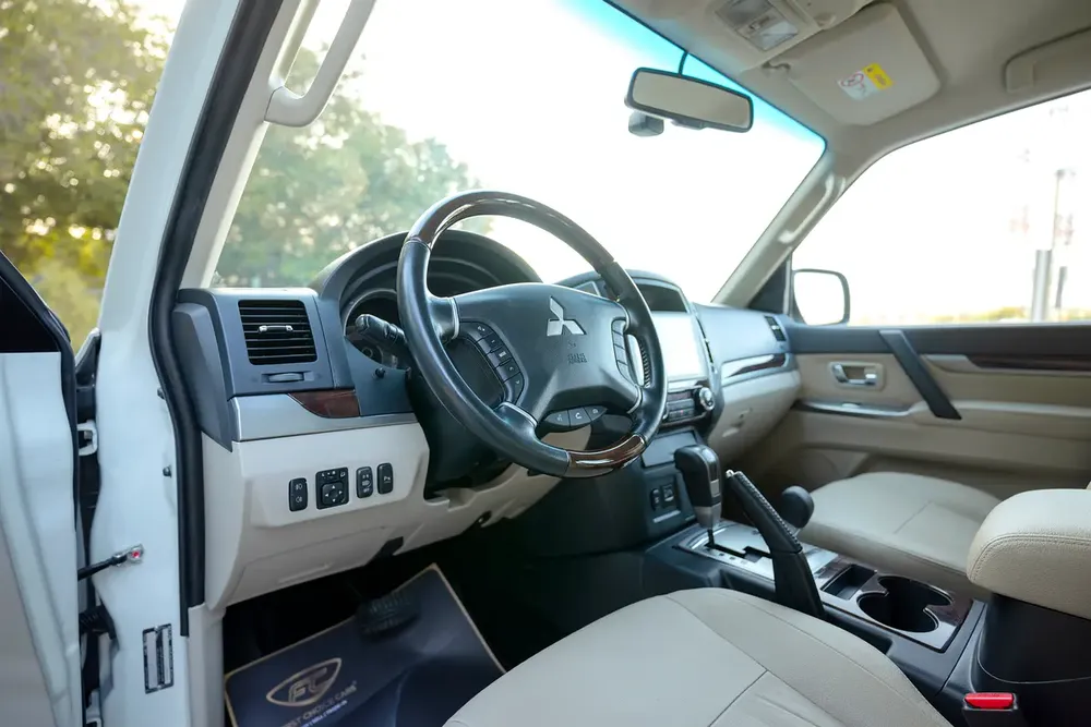 AED 1,233/month | Pajero GLS | GCC Specs | REF#M03444 - Image 15