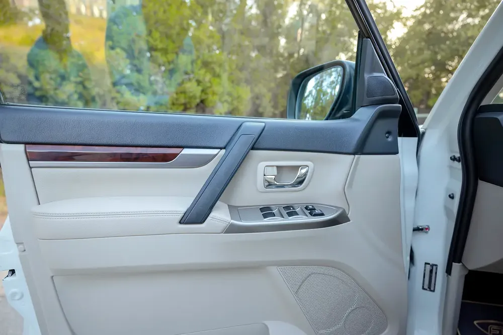 AED 1,233/month | Pajero GLS | GCC Specs | REF#M03444 - Image 19